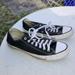 Converse Low Cut  All Star Sneaker Men 11. Woman 13