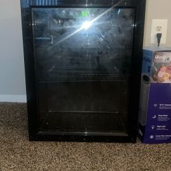 Mini Wine Cooler/ Fridge