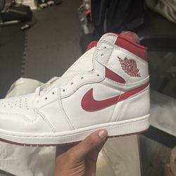 Jordan 1 “Metallic Red”