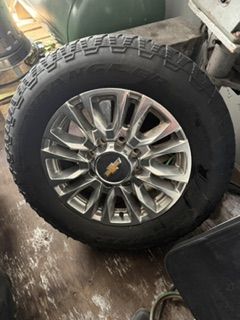 20” OEM Chevy Silverado High Country Wheels & Tires – Take-Off Set