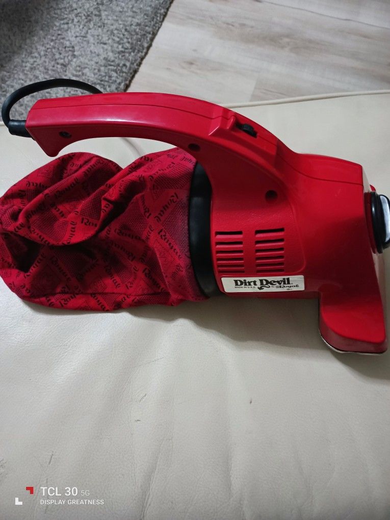 Royal Dirt Devil Hand Vac 