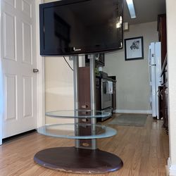 TV Samsung LCD HDTV with stand