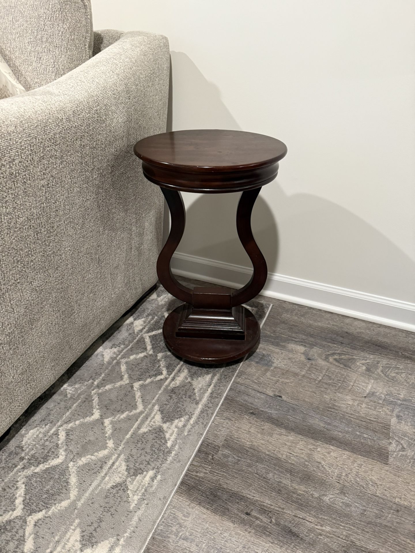 Solid Wood Round Plant Stand/Accent Table (14” Diameter)