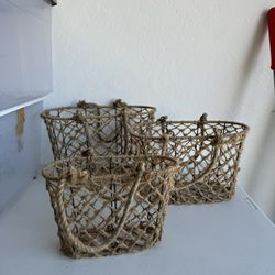 Stacking baskets 