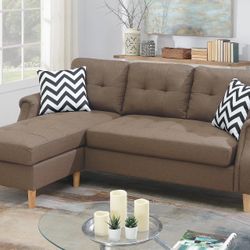 Sectional Sofa With Accent Pillows 