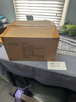 Galaxy’s edge Asajj ventress lightsaber collectors box