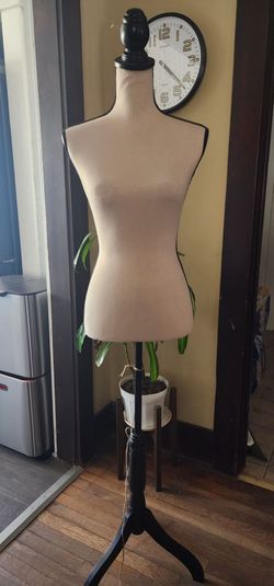 Dresser Form Adjustable Height