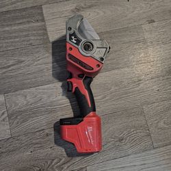 Milwaukee plastic Pipe shear