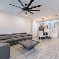 Coffee table (42x42)