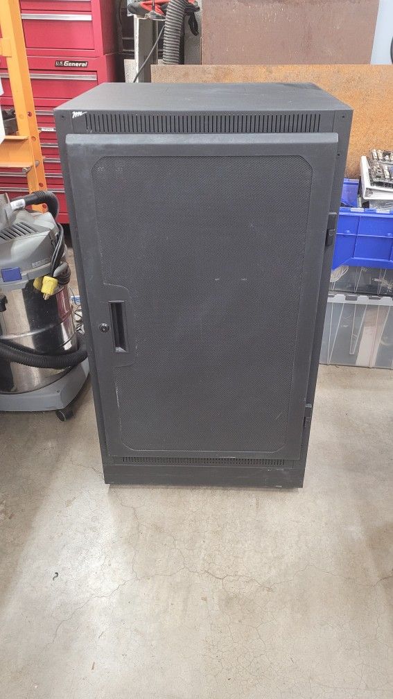 Middle Atlantic ERK-1820 Rolling Stereo Rack Enclosure