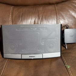 Bose SoundDock Portable iPod/iPhone Speaker Dock (Black, 30-Pin, Lightning, 8W, 1 Port