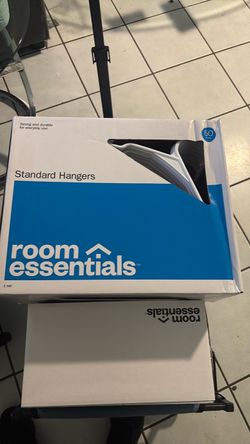 Room Essentials Standard Hangers Box
