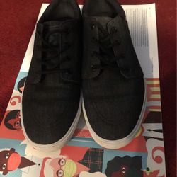 Men’s St Johns Bay Size 11