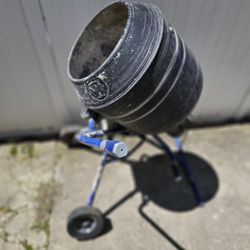 Kobalt 4-cu ft 0.5-HP Concrete Mixers