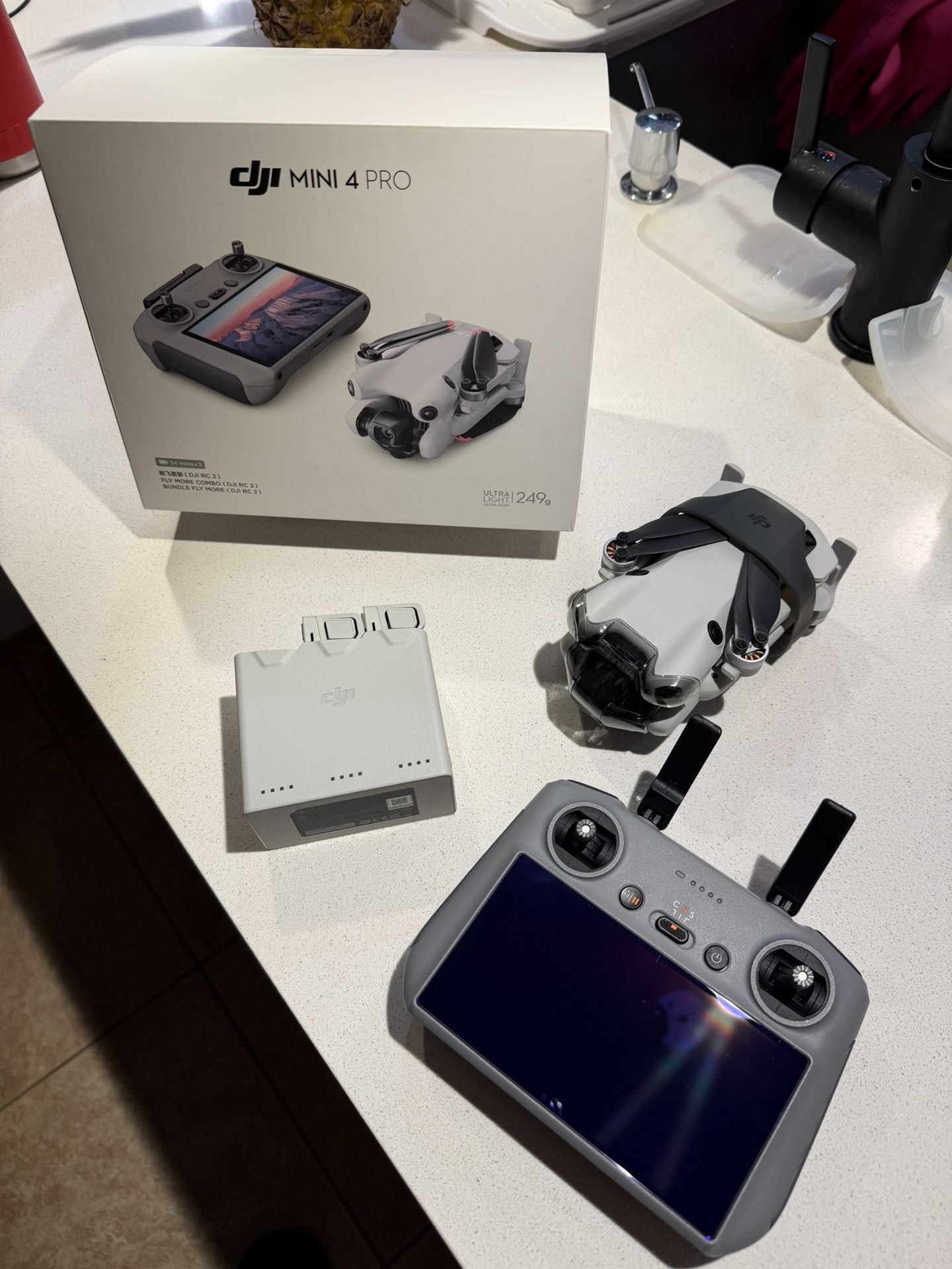 DJI Mini 4 Pro Fly More Bundle