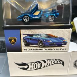 Hot Wheels 82 Lamborghini Countach LP 500S