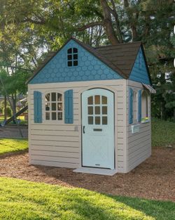 Lifetime 7inch tall playhouse❤️