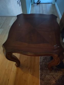 Solid coffee or end table