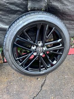 2025 Toyota Camry OEM Factory 18s