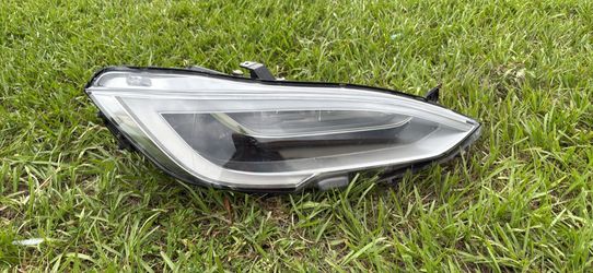 Tesla head light model s