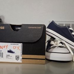 Converse CHUCK TAYLOR'S ALL STAR - Navy Size KIDS 9 - BNIB