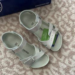 Birkenstock Matcha Green Girls Sandals Size 1-1.5 $50 **READ DESCRIPTION**