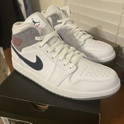 🔥Air Jordan 1 Mid “Paris” Size 10.5🔥