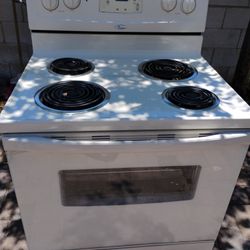Electric Stove (220V) In Good Conditions 