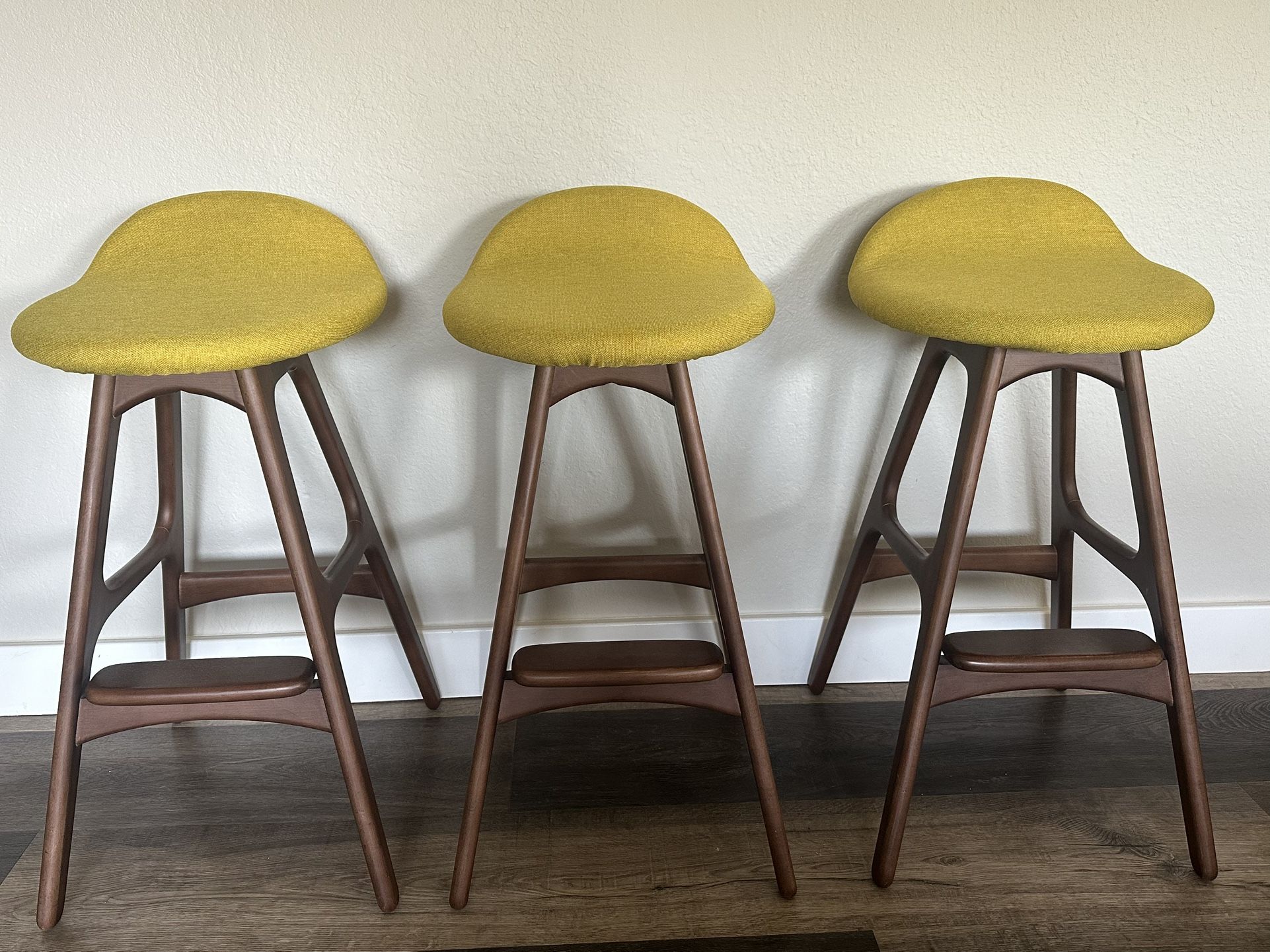Verdugo 29” Wooden Barstools