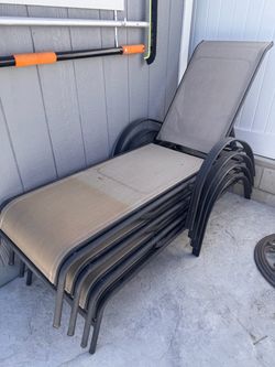 Pool lounge chairs (set of 4)
