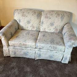 FREE LOVESEAT