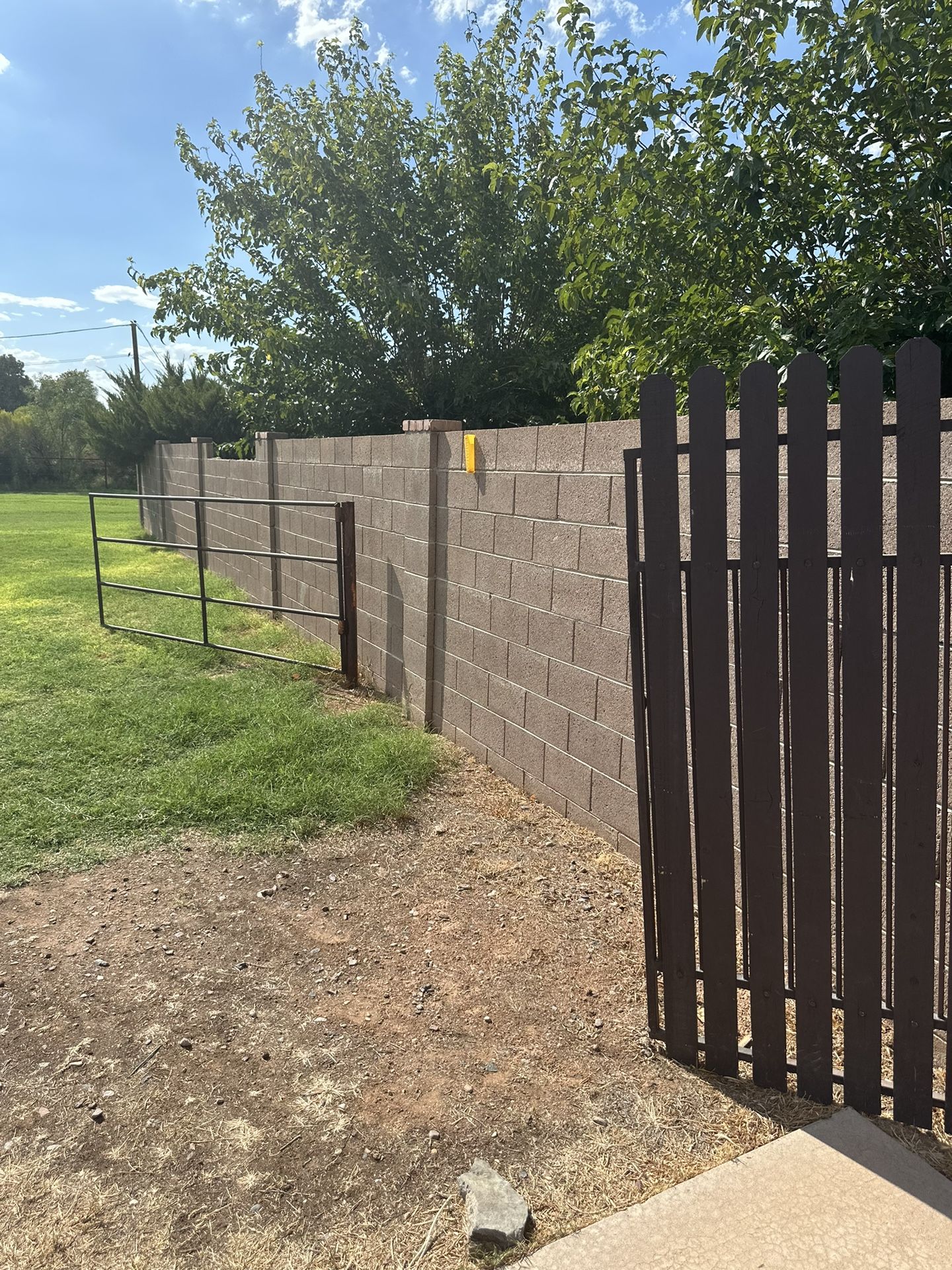 Metal Pipe Fencing Gate
