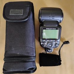NIKON SPEEDLIGHT SB-900