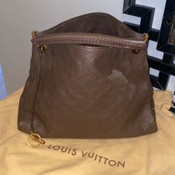 Louis Vuitton Leather Handbag