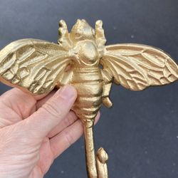 Cast Iron Gold Bee Hook