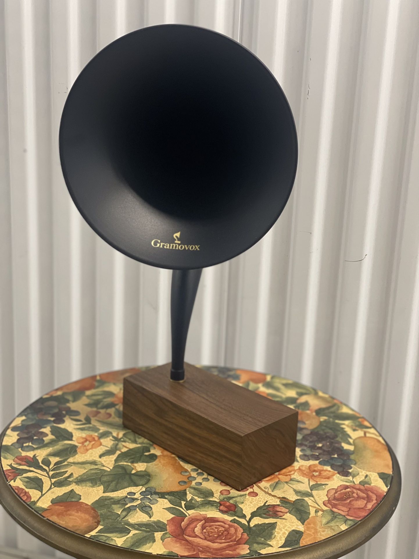 Vertical Grooves, Gramovox Bluetooth Gramophone
