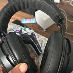 Headphones 