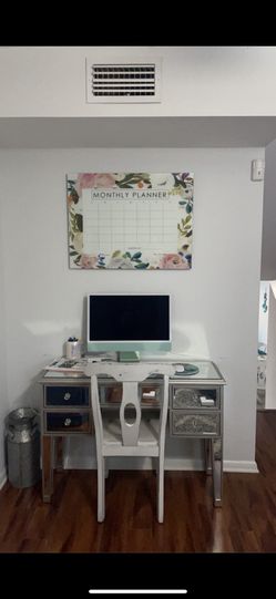 Glass Monthly Planner 