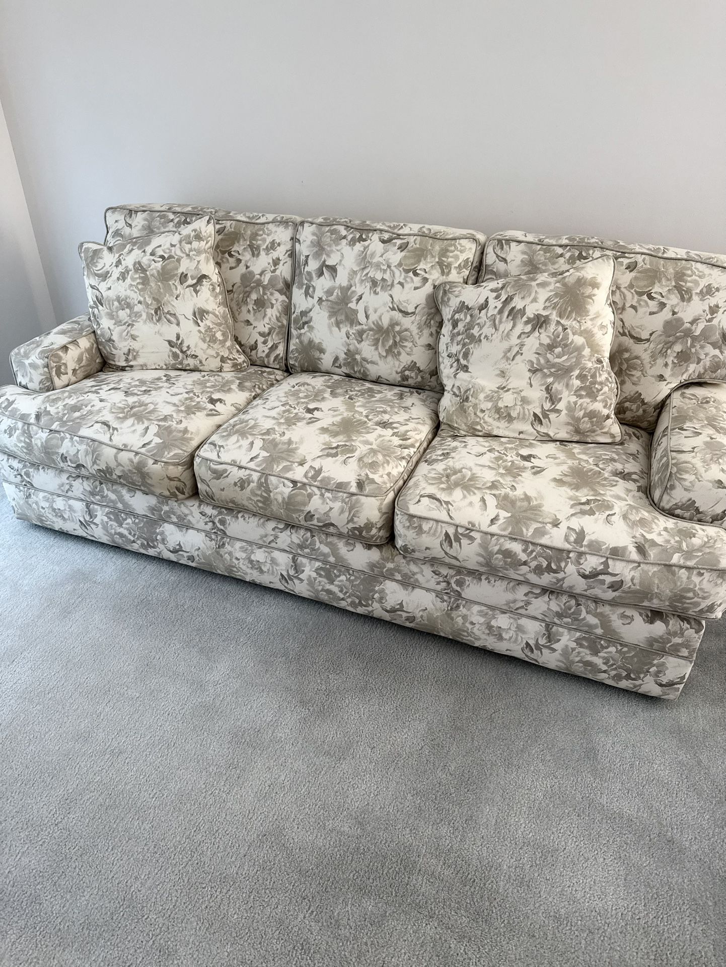 FREE Sofa