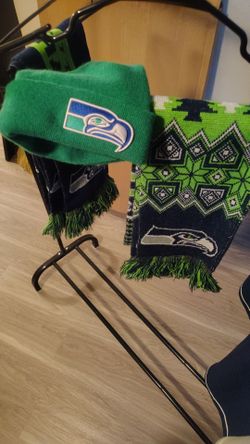 Seattle Seahawks 3-Piece Hat and Scarf Set