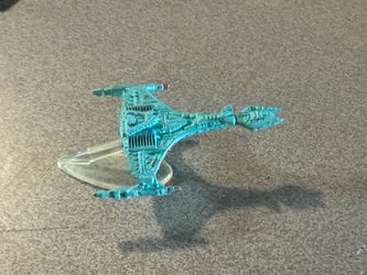 Star Trek Micro Machines KLINGON VOR'CHA ATTACK CRUISER WITH STAND