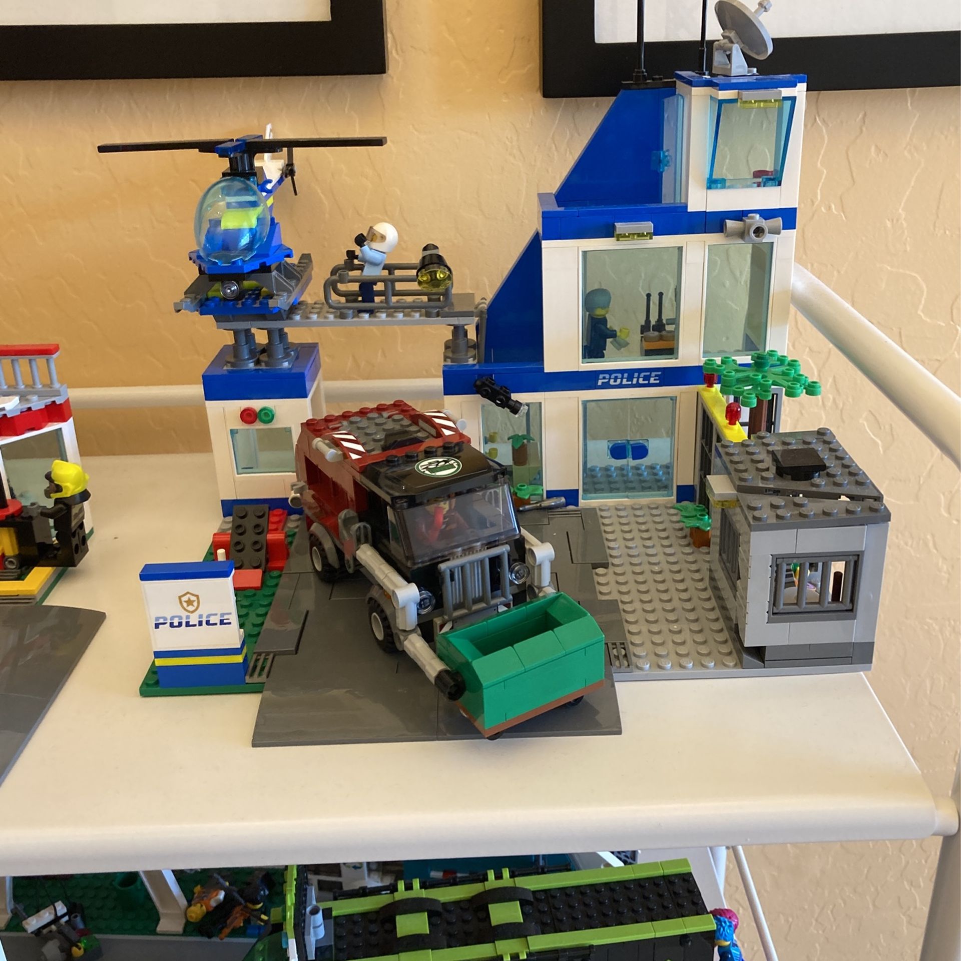 Lego City Police Station