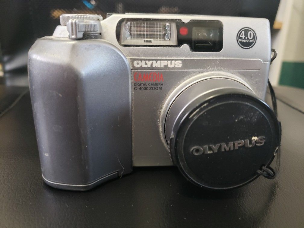Olympus digital camera C-4000 zoom