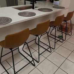 4 Stools 