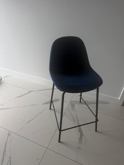Set of 4 blue and black chairs