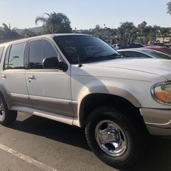 1995 Ford Explorer Eddie Bauer 