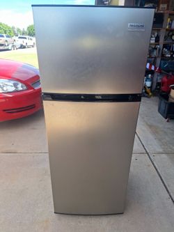 Frigidaire refrigerator and freezer