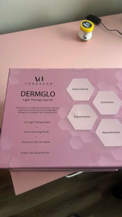 Dermglow light therapy spa kit