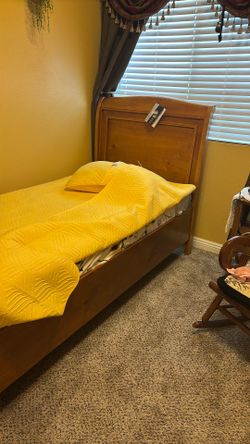 Solid Oak Twin Size Bed
