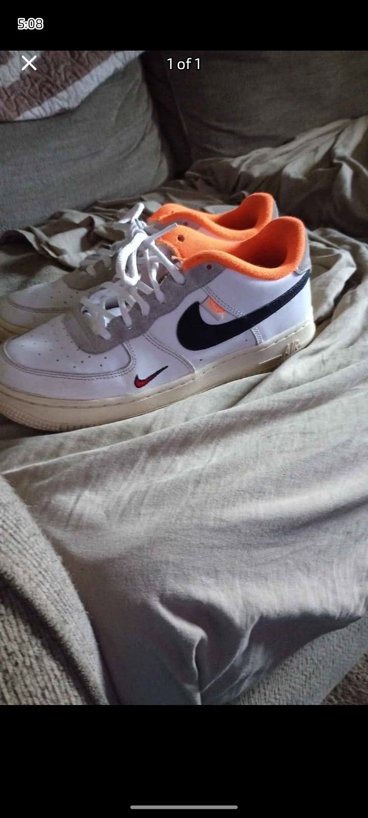 Size 5.5 (air Force 1s LvL Hoops edition)